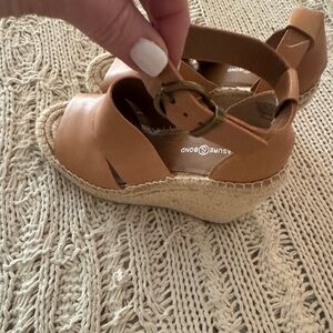 Women's Tan Wedge Sandals